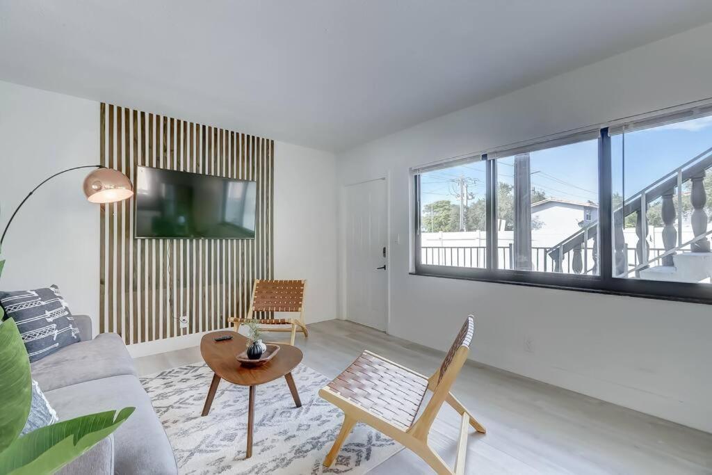Chic Retreat: 2Br Apartment! Φορτ Λόντερντεϊλ Εξωτερικό φωτογραφία