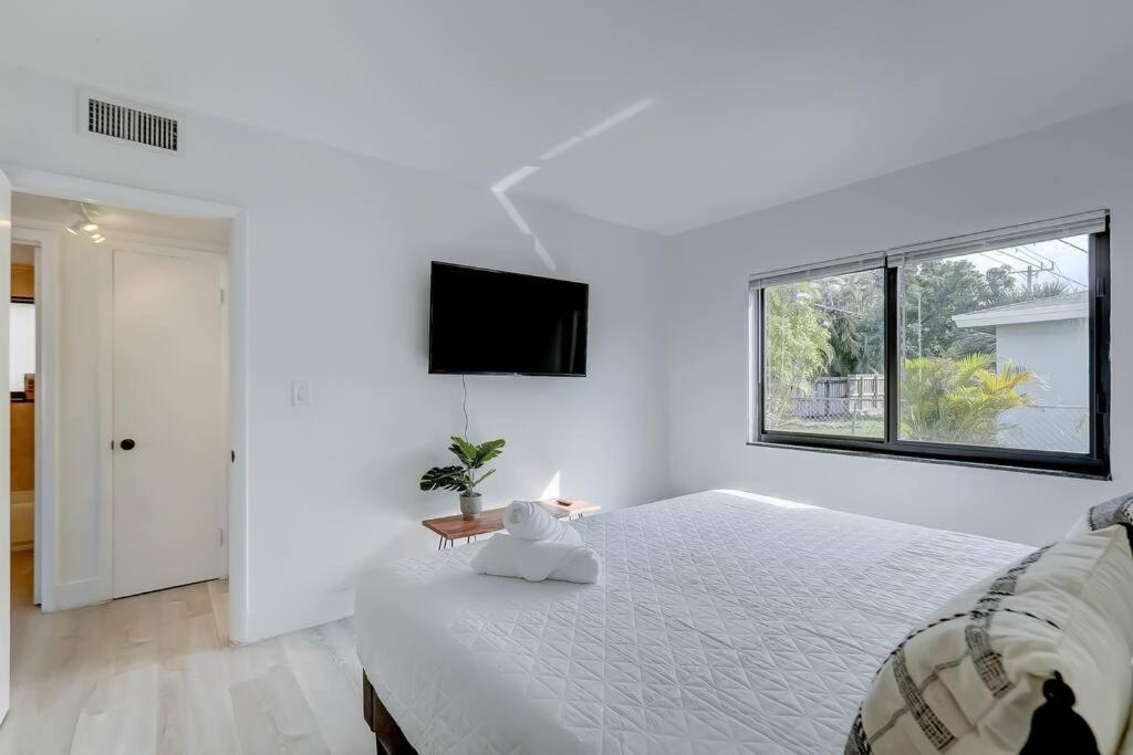 Chic Retreat: 2Br Apartment! Φορτ Λόντερντεϊλ Εξωτερικό φωτογραφία